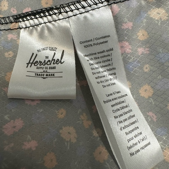 Herschel Supply Company Voyage Poncho In Black Mini Floral Sz XS - Picture 9 of 12